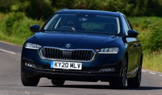 Skoda Octavia Estate - front cornering 